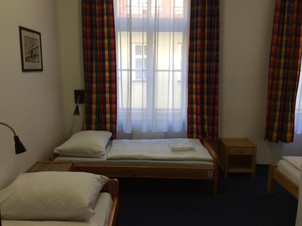 Travellers Hostel Praha Szoba fotó